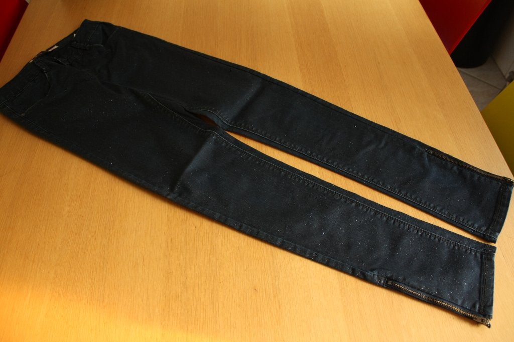 donkerblauwe lange broek met glitters maat XS lengte 34, Blauw, Ophalen of Verzenden, Zo goed als nieuw, Maat 34 (XS) of kleiner