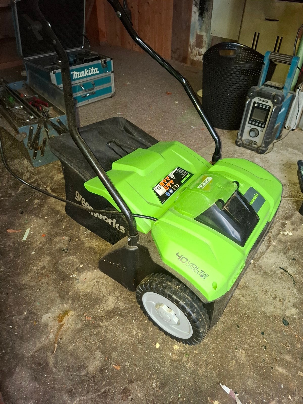 verticuteer machine op accu, Ophalen, Zo goed als nieuw