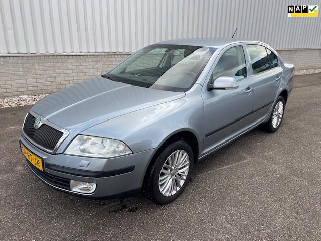 Skoda Octavia 2.0 FSI Elegance AUTOMAAT !, Auto's, Skoda, Gebruikt, 4 cilinders, Origineel Nederlands, Bedrijf