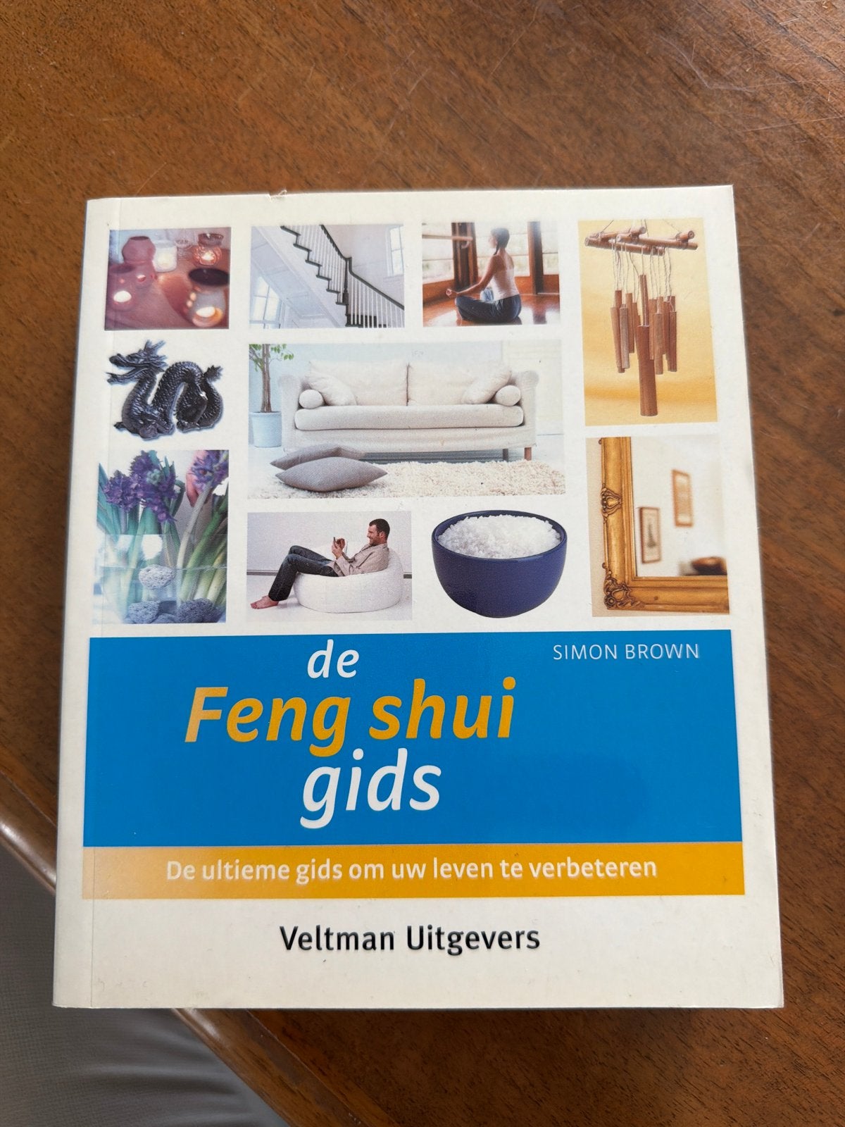 De Feng Shui Gids - Ultieme gids om je leven te verbeteren, Ophalen of Verzenden, Zo goed als nieuw, Spiritualiteit algemeen, Instructieboek