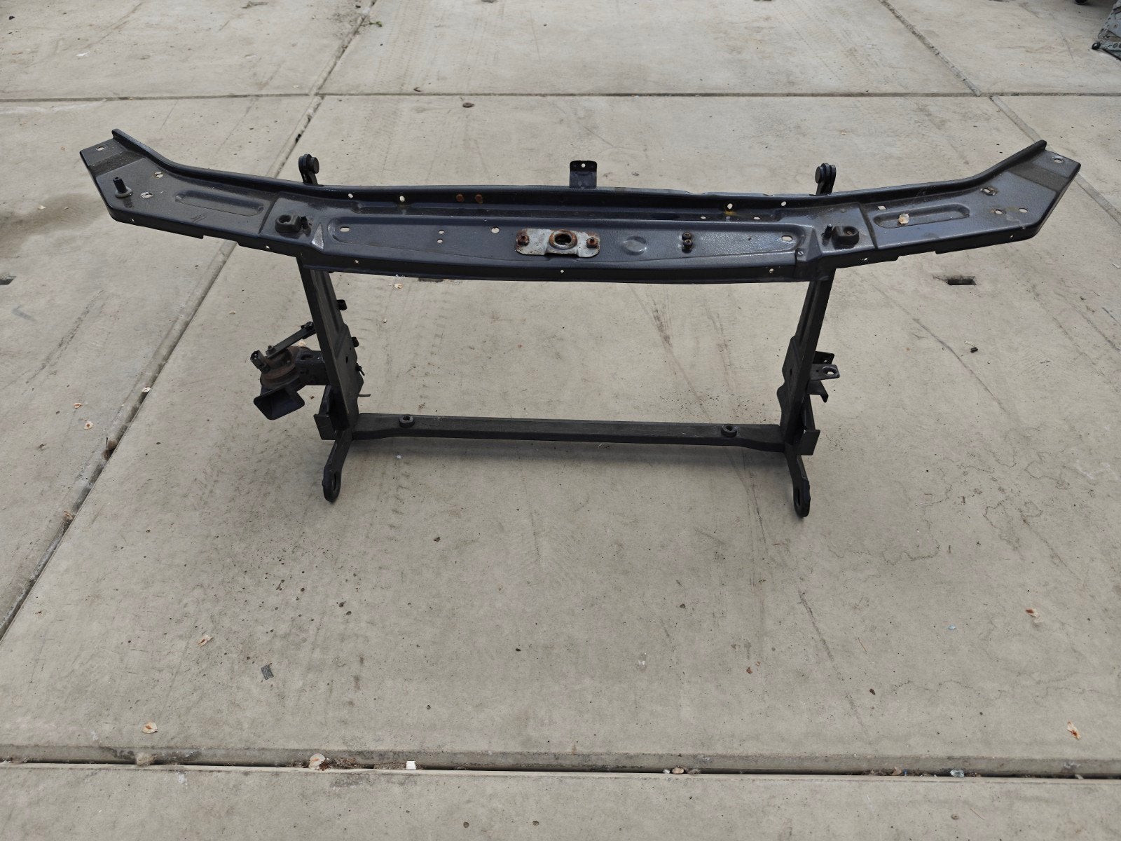 Saab 900 radiatorframe in keurige staat, Auto-onderdelen, Carrosserie en Plaatwerk, Ophalen, Gebruikt, Voor, Saab