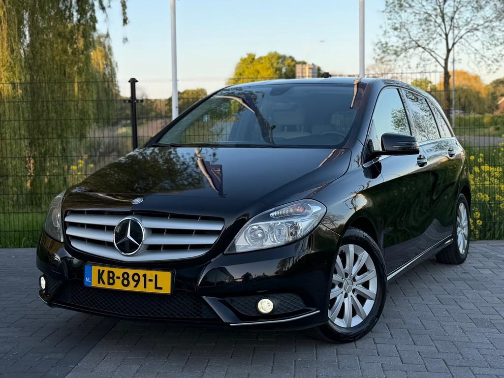 Mercedes-Benz B-klasse 180 AUT / CLIMA / CRUISE / LEDER / PD, Euro 5, 1325 kg, Gebruikt, 4 cilinders