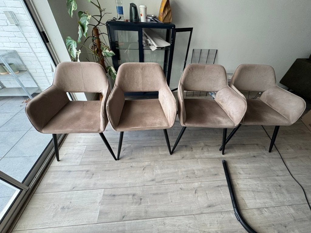 Set van 4 moderne stoffen eetkamerstoelen., Ophalen, Metaal, Gebruikt, Bruin