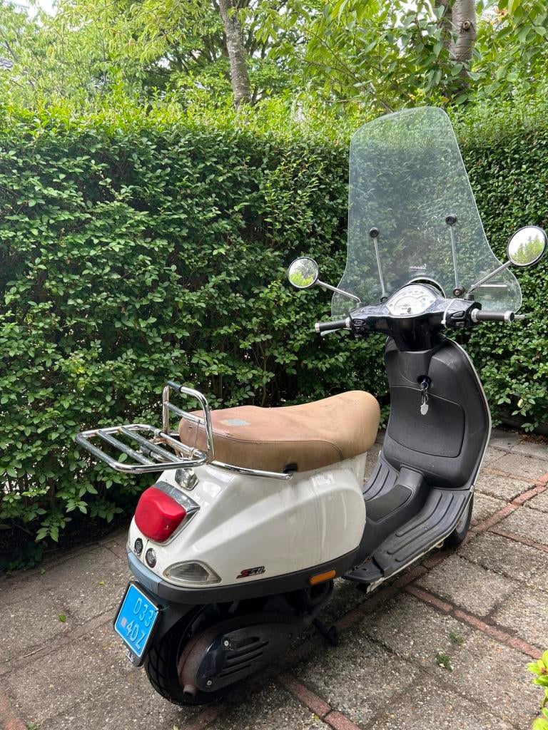 Vespa lx50 2 takt blauw kenteken met extra uitlaat, Ophalen, Gebruikt, Benzine, Vespa
