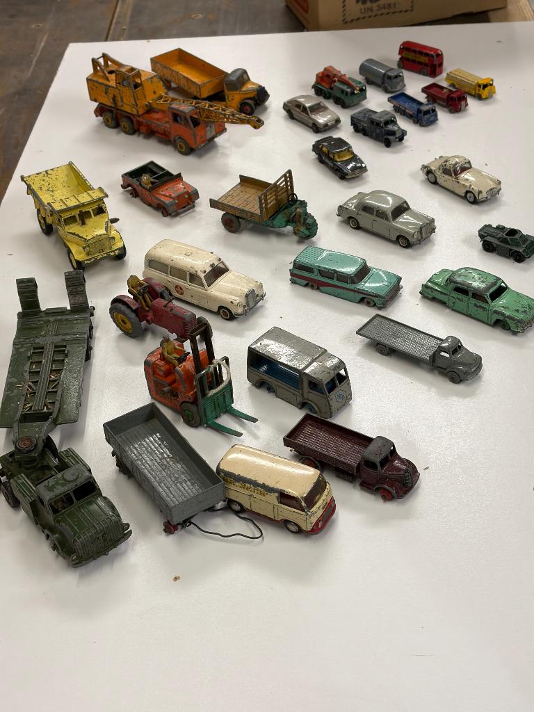 dinky toys, Hobby en Vrije tijd, Modelauto's | 1:43, Ophalen of Verzenden, Gebruikt, Auto, Dinky Toys