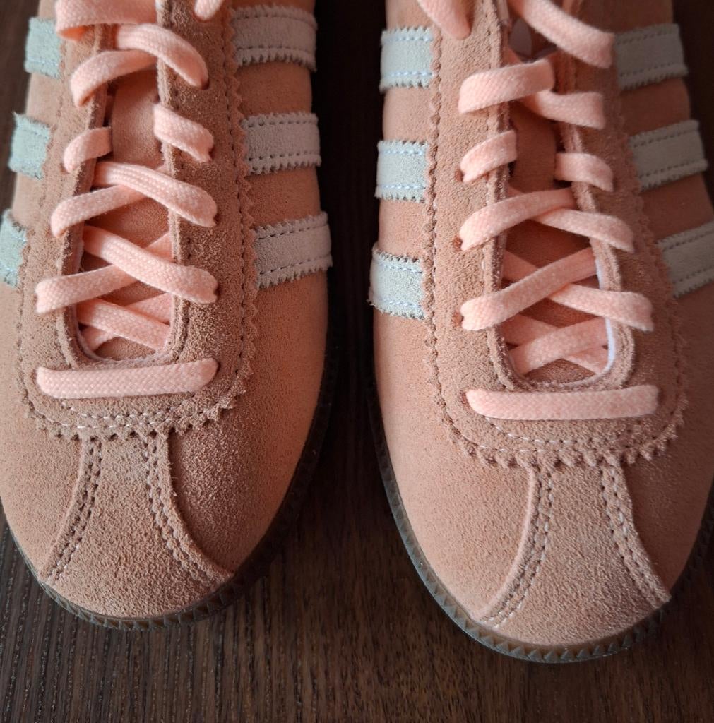 Nieuwe sneakers Adidas Bermuda zalmroze maat 37, Kleding | Dames, Schoenen, Adidas, Nieuw, Ophalen of Verzenden, Sneakers of Gympen