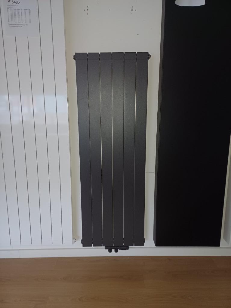 designradiator antraciet 145*50cm 1337W verticaal aluminium, Ophalen, Hoog rendement (Hr), Radiator, Nieuw