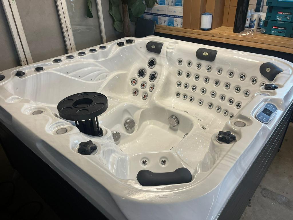 Exclusieve 5 pers Spa Felicity incl. Plaatsing (nieuw), Ophalen, Zo goed als nieuw, Filter