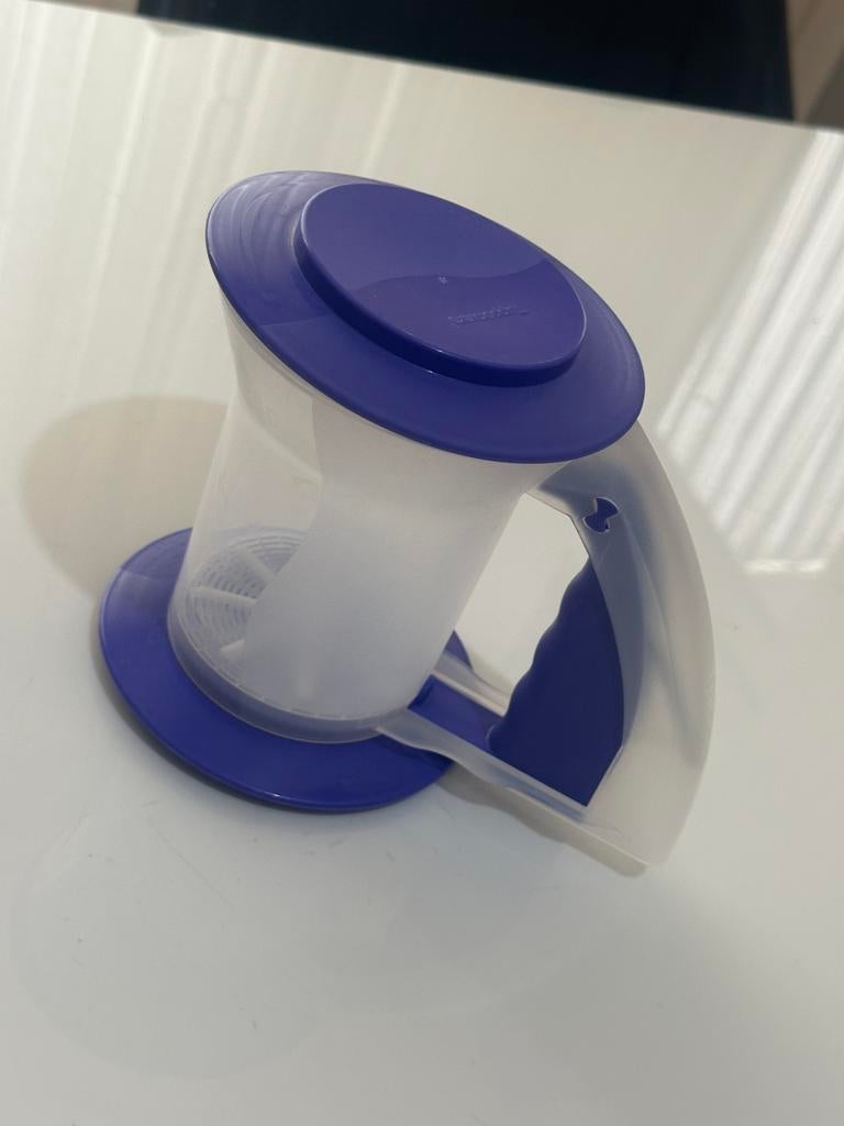 tupperware zeefmolen poedersuikerstrooier paars, Huis en Inrichting, Keuken | Tupperware, Ophalen of Verzenden, Zo goed als nieuw