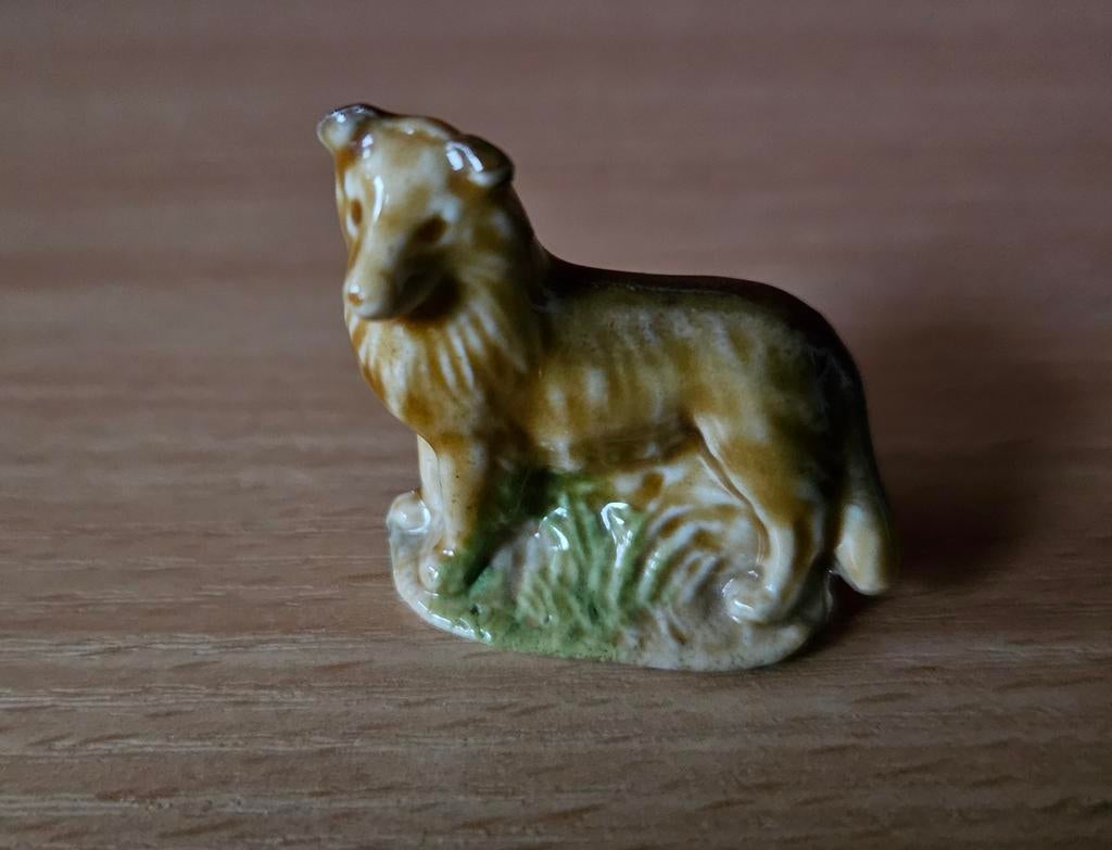 Klein beeldje hond collie Wade Whimsies, Verzamelen, Beelden en Beeldjes, Ophalen of Verzenden, Zo goed als nieuw, Dier