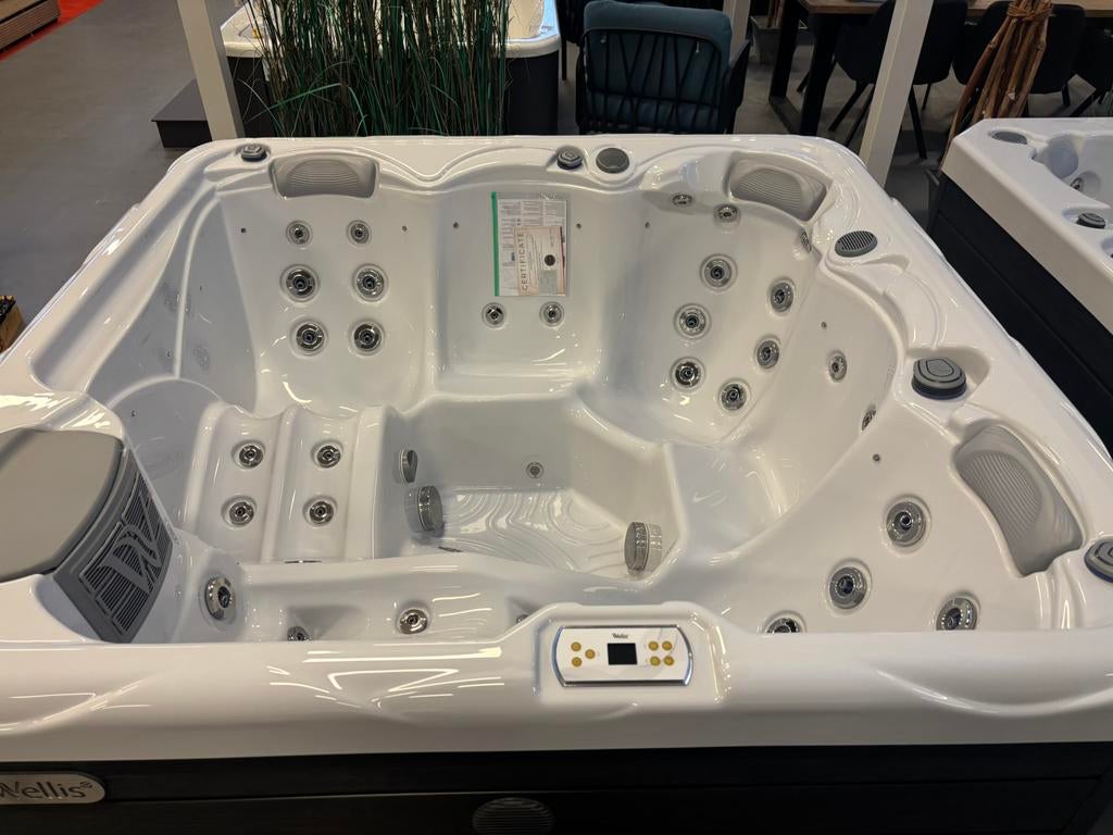 Wellis jacuzzi Budapest 200x200x89 cm, Ophalen, Nieuw, Inbouw, Trap