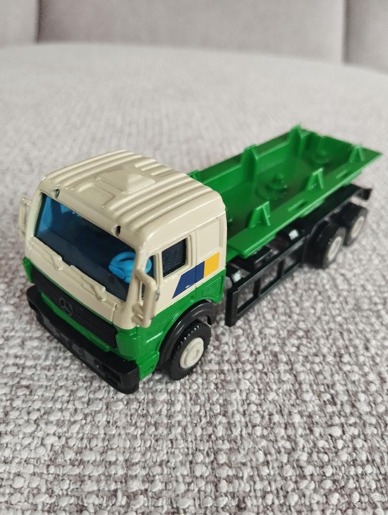 model vrachtauto Mercedes-Benz SK 2933, Hobby en Vrije tijd, Modelauto's | 1:50, Ophalen of Verzenden, Gebruikt, Bus of Vrachtwagen