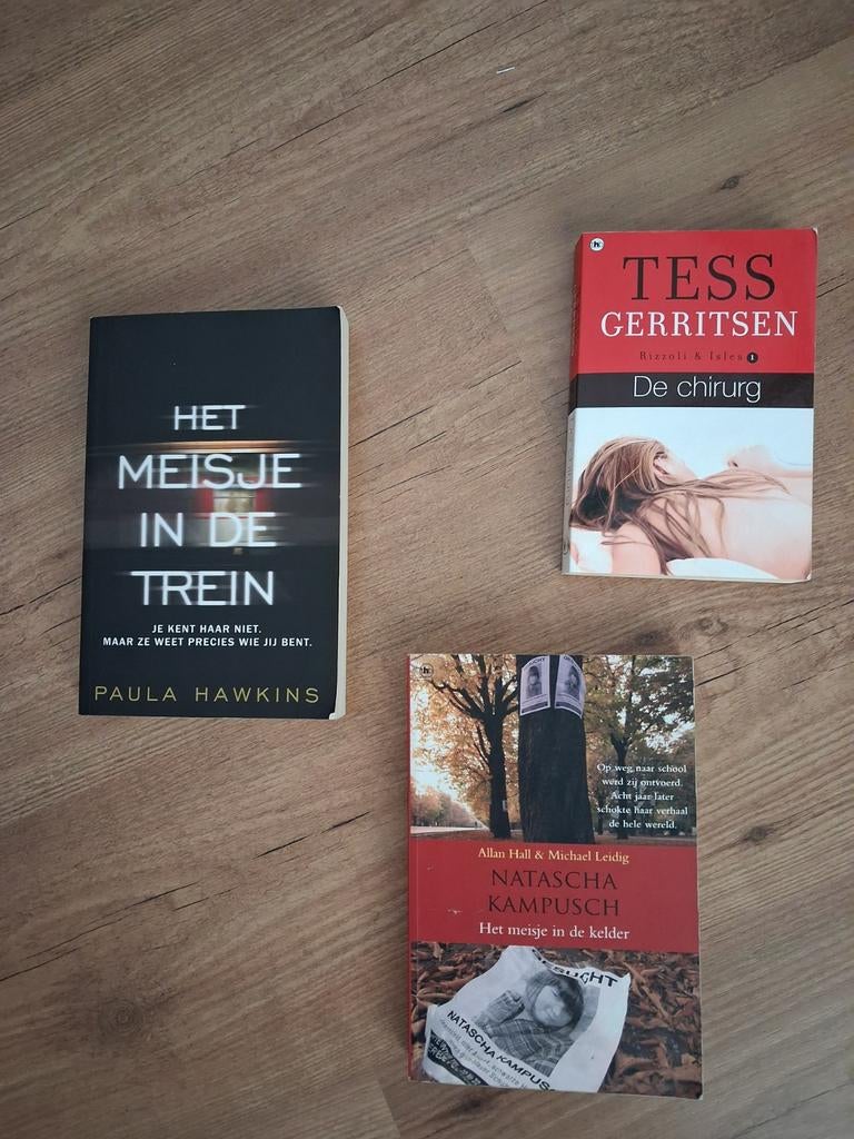 3x boek, Ophalen, Zo goed als nieuw