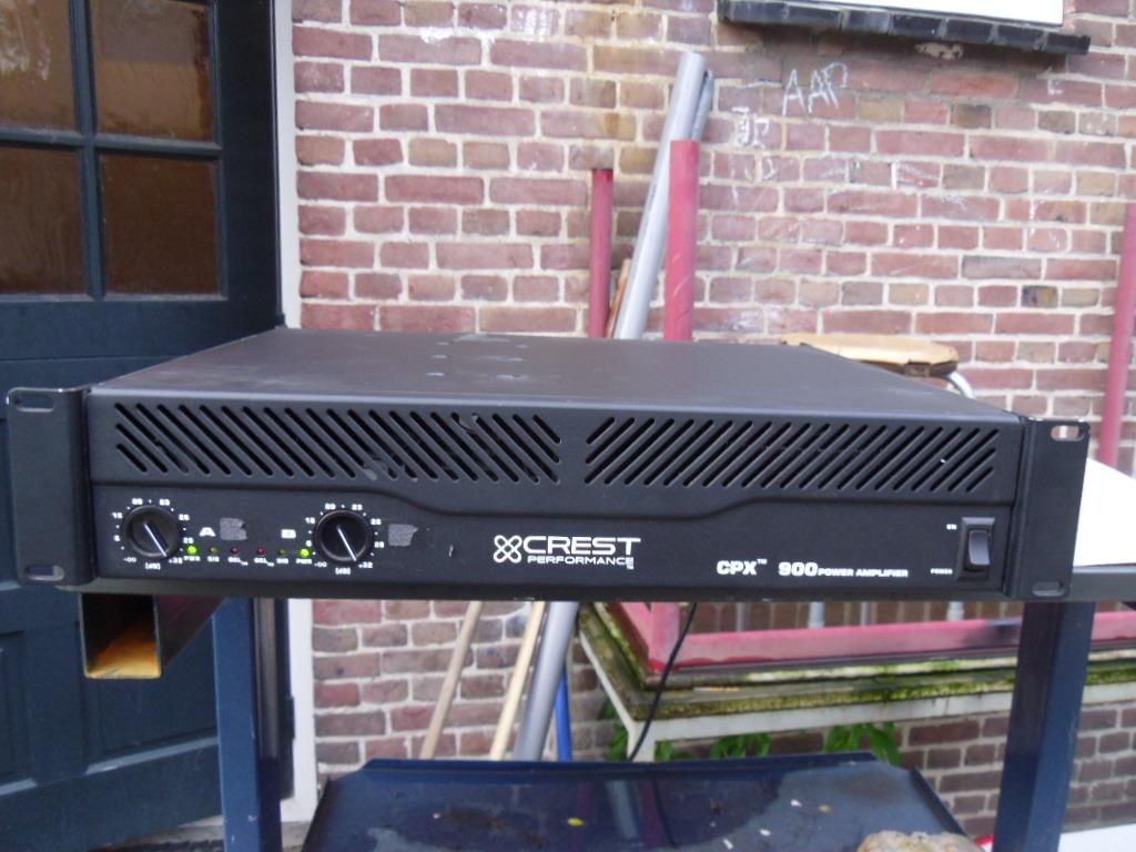crest cpx 900 verst. 2 x 300 watt, Ophalen of Verzenden, Gebruikt, 500 tot 1000 watt, P.A.