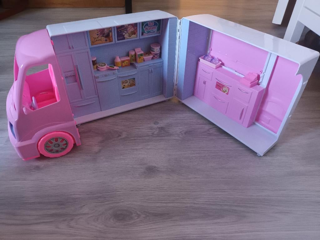 Barbie- Chloe girlz ijsco truck, Ophalen of Verzenden, Zo goed als nieuw