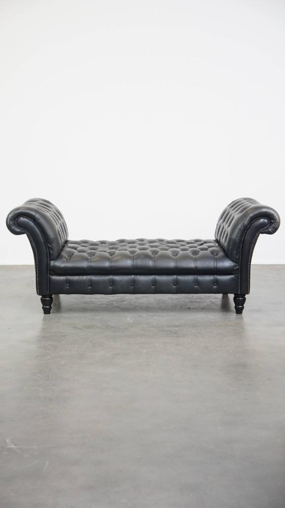 Groot, zwart chesterfield daybed gemaakt van rundleer, Huis en Inrichting, Banken | Bankstellen, Ophalen, Gebruikt, Eenpersoons