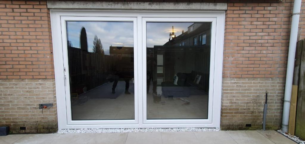 2-delige schuifpuien/kunststof/binnen en buiten afsluitbaar, Ophalen, Kunststof, 225 cm of meer, Nieuw