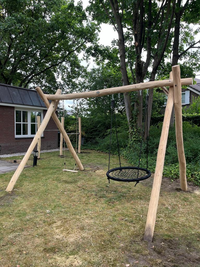 Foto 4 van Robinia Schommel X-model – Duurzaam & Stijlvol Speelplezier