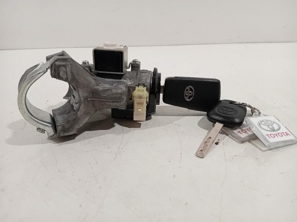 Contactslot + sleutel Toyota Yaris, Auto-onderdelen, Onderdelen@venauto.nl, Van der Ven Autorecycling B.V., Gebruikt, Ettenseweg 76, 4706 PB Roosendaal, The Netherlands