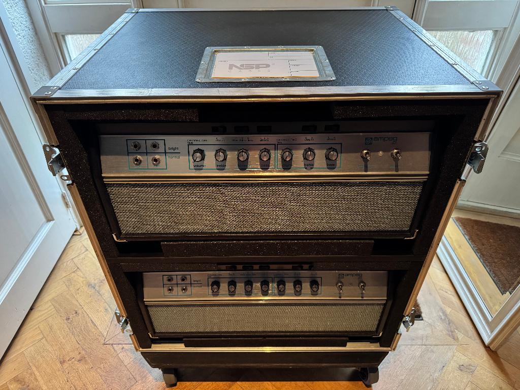 2x Ampeg SVT Heritage 50th Anniversary USA + NSP Flightcase, Ophalen of Verzenden, Gebruikt, Basgitaar, 100 watt of meer
