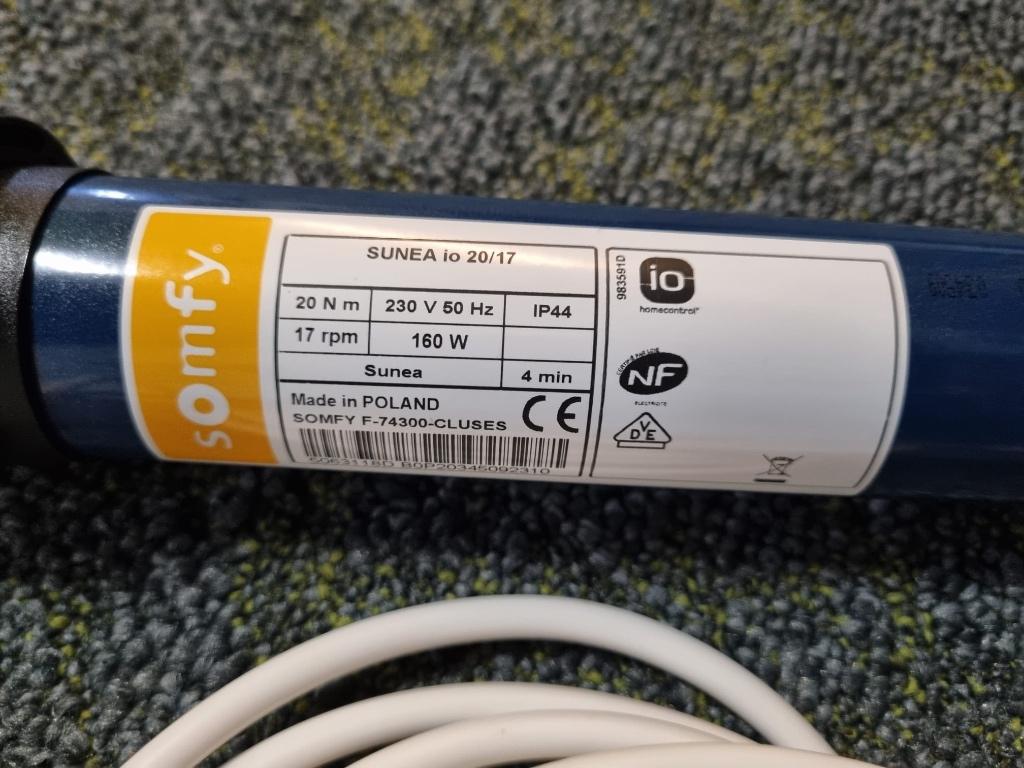 Somfy Sunea io 20/17 motor inclusief 3 meter kabel voor €100, Ophalen, Minder dan 100 cm, Wit, Zo goed als nieuw
