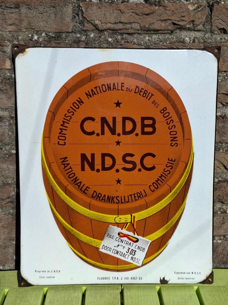 Authentiek emaillebord C.N.D.B. drankslijterij jaar 63, Ophalen of Verzenden, Zo goed als nieuw, Reclamebord, Plaat of Schild