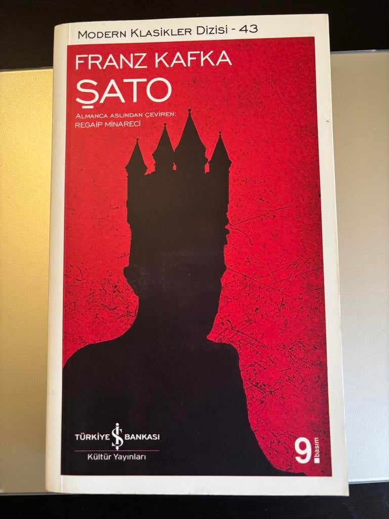 Franz Kafka - Şato. Türkçe kitap, Ophalen of Verzenden, Zo goed als nieuw, Wereld overig