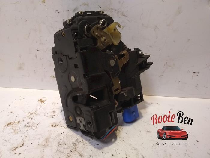 Deurslot Mechaniek 4Deurs links-voor van een Skoda Fabia, Gebruikt, -, -, Ophalen of Verzenden