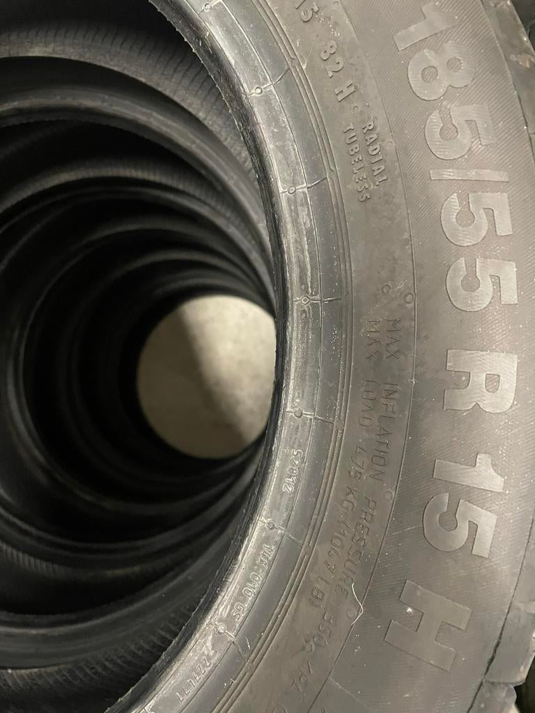 “185 55 r15 continental . Demo. Puntjes zitten er nog op”, Ophalen, Gebruikt, 15 inch, 185 mm