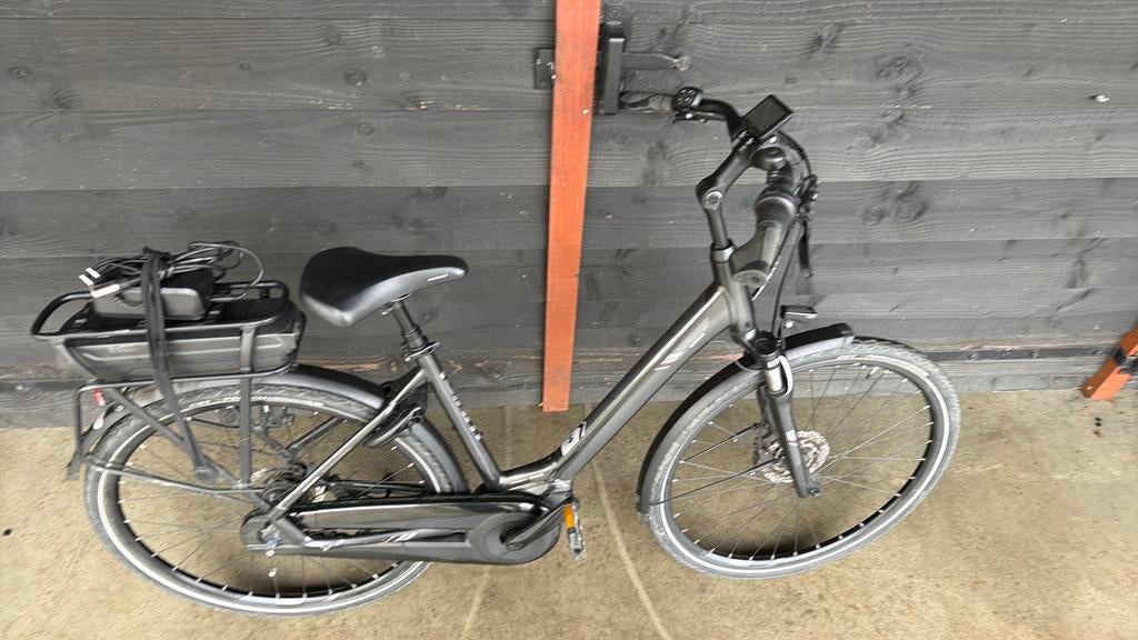 Giant Entour yamaha midden motor, Fietsen en Brommers, Elektrische fietsen, 47 tot 51 cm, Ophalen of Verzenden, Zo goed als nieuw