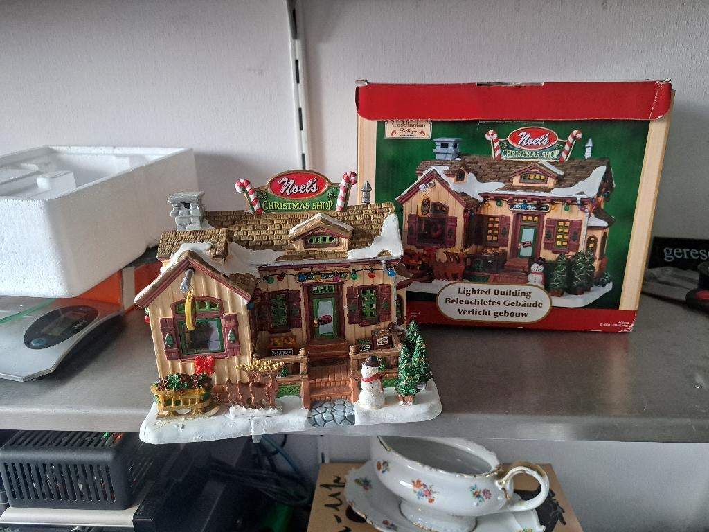 Lemax Noel's Christmas Shop (Z240-160) retired, Ophalen of Verzenden, Zo goed als nieuw