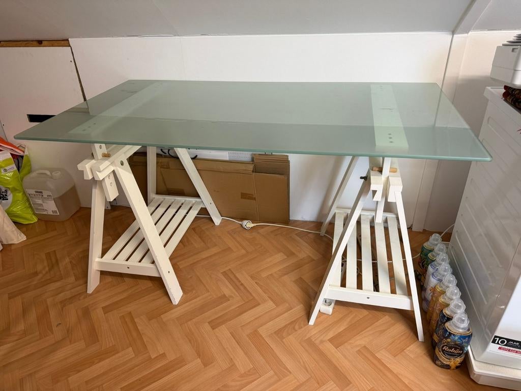 Bureau | Tafel | Eettafel |  Met glazen blad en witte poten, Ophalen, In hoogte verstelbaar, Zo goed als nieuw