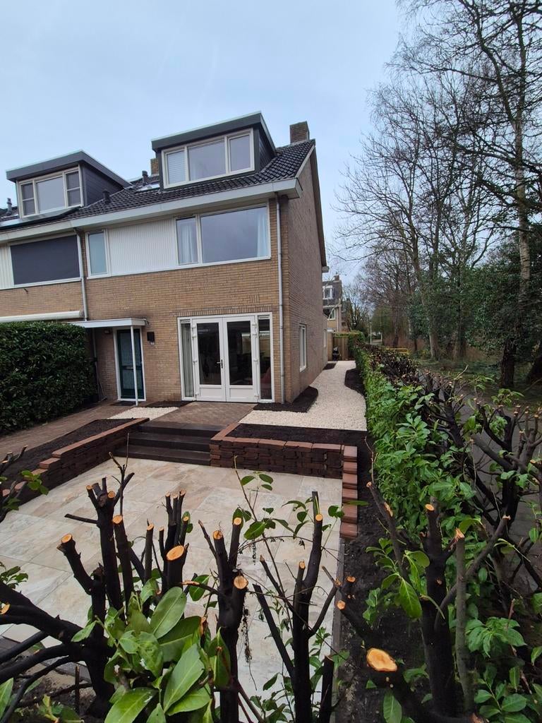 Tuinaanleg, bestrating, grondwerk en graszoden aanleggen