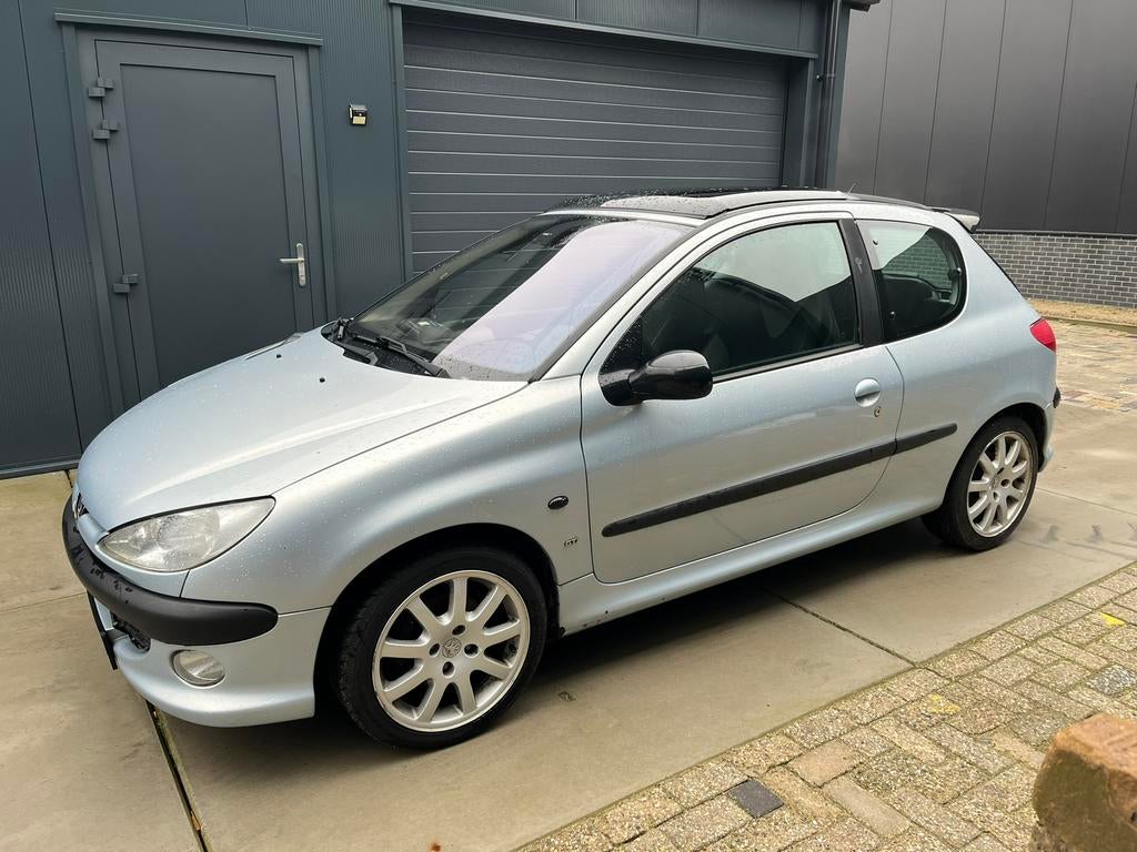 Peugeot 206 GTI RC interieur nieuwe APK, Auto's, Peugeot, Voorwielaandrijving, 4 cilinders, 1095 kg, 4 stoelen