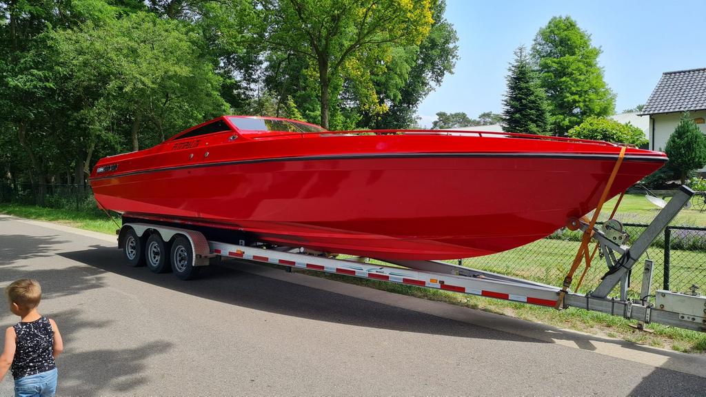 Uniek fittapaldi Powerboat 2x v8 7.4, Watersport en Boten, Speedboten, Zo goed als nieuw, Benzine, 200 pk of meer, Binnenboordmotor