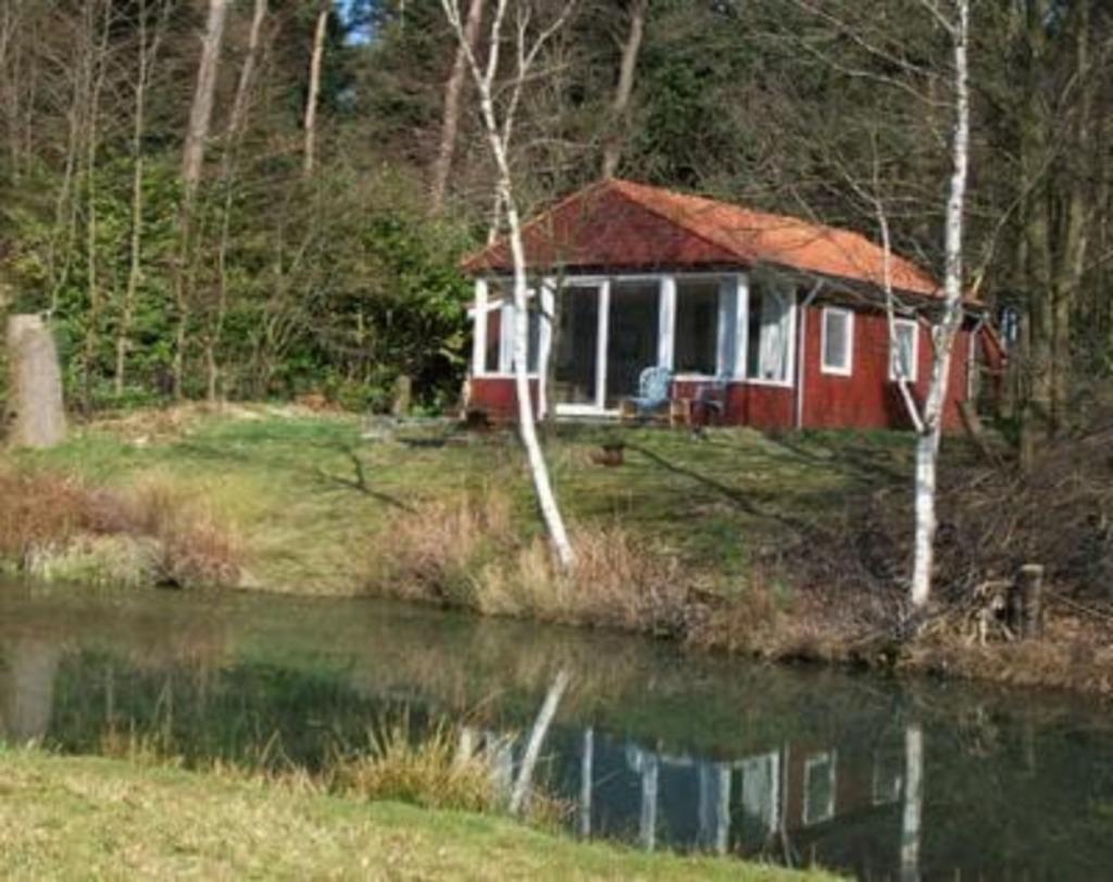 Vakantiehuis de Lotus gelegen aan rivier in Ommen 4p, Landelijk, Chalet, Bungalow of Caravan, Wasmachine, 2 slaapkamers