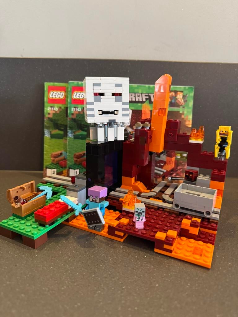 Lego Minecraft - Het onderwereldportaal - 21143, Ophalen of Verzenden, Zo goed als nieuw, Complete set, Lego