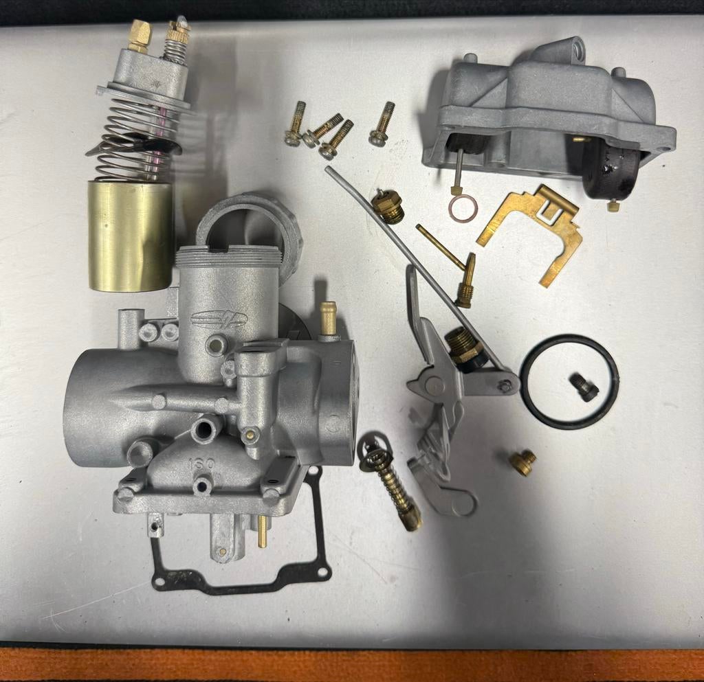 2x Mikuni 26mm Carburateurs - 60mm bevestiging, Fietsen en Brommers, Brommeronderdelen | Algemeen, Ophalen of Verzenden, Gebruikt
