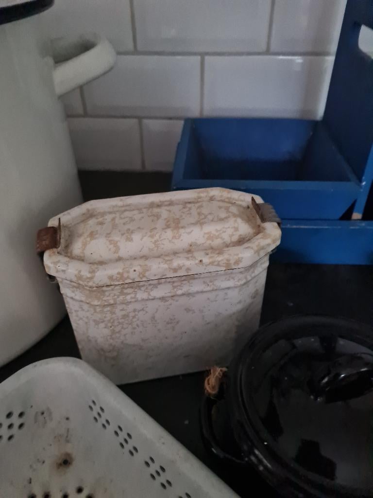 Antiek emaille lunchtrommeltje met inzet bakje, Ophalen of Verzenden