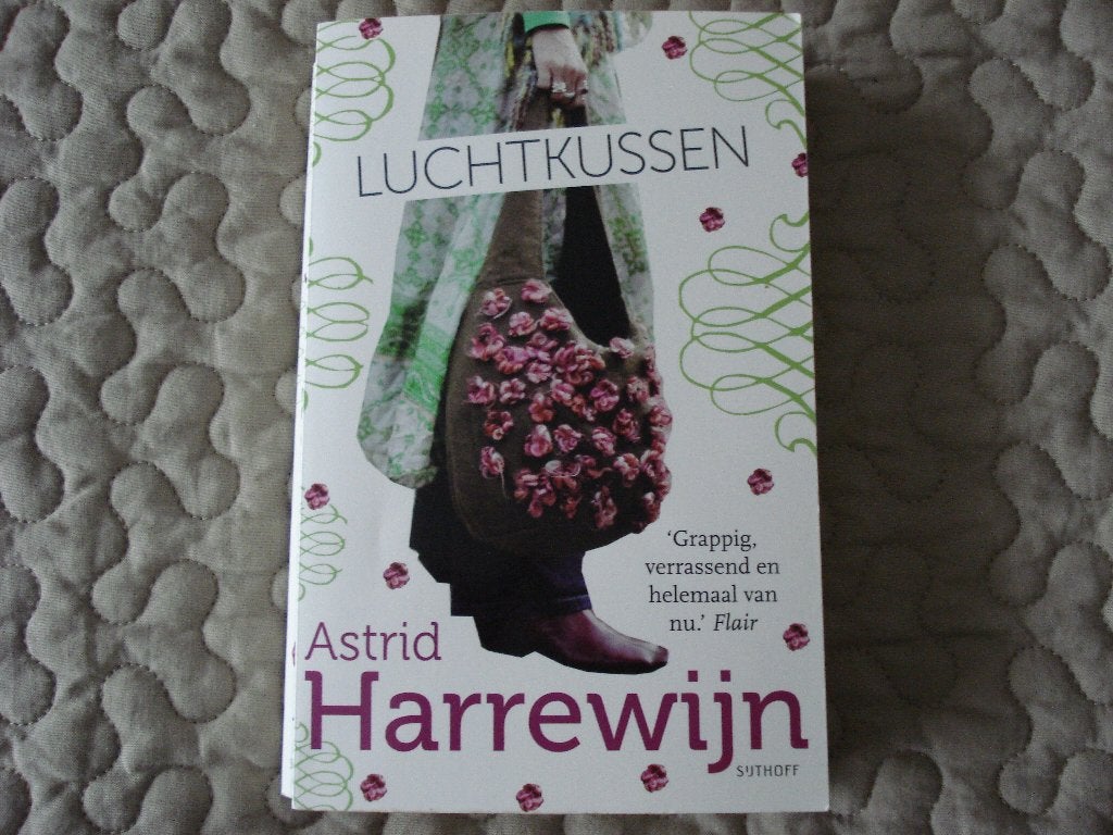 Luchtkussen - Astrid Harrewijn (Roman), Boeken, Chicklit, Gelezen, Ophalen of Verzenden