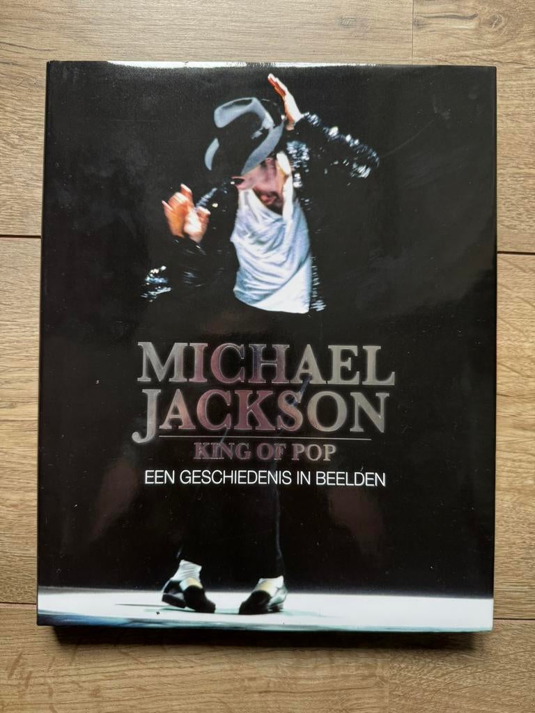 Michael Jackson King of Pop, een geschiedenis in beelden, Boeken, Ophalen of Verzenden, Zo goed als nieuw, Film, Tv en Media