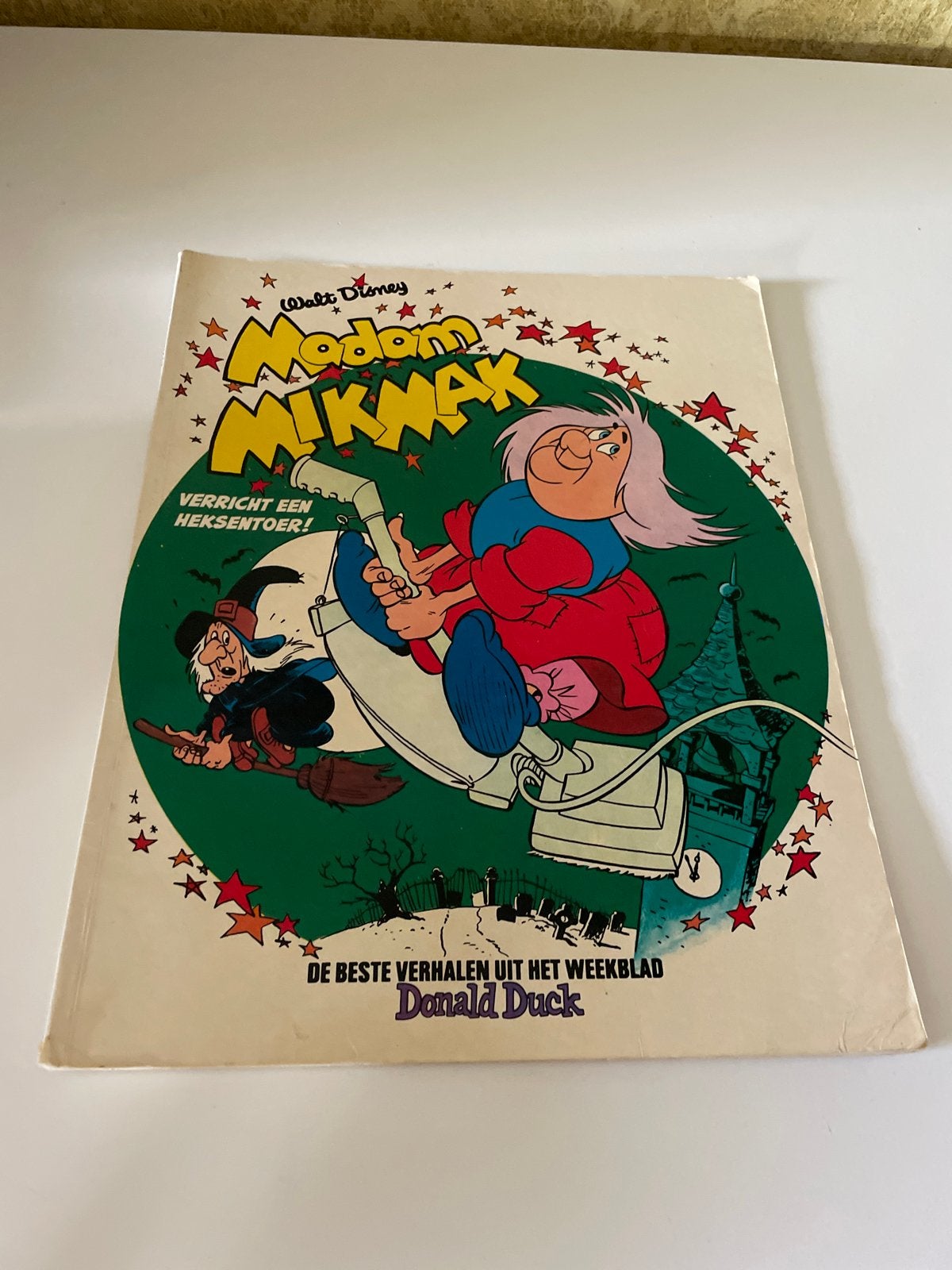 Walt Disney's Madam Mikmak - Verricht een heksentoer!, Eén stripboek, Ophalen of Verzenden, Gelezen