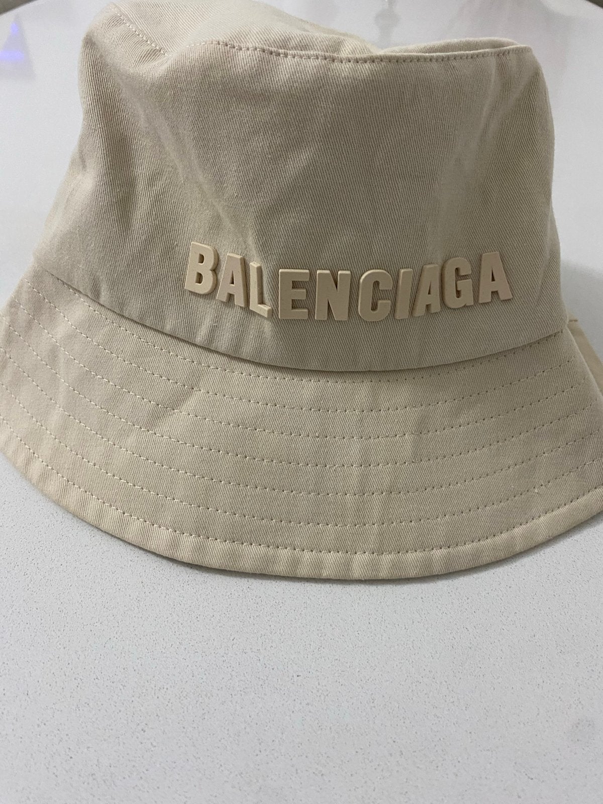 Balenciaga Bucket Hat - Beige, Ophalen of Verzenden, Zo goed als nieuw, One size fits all, Hoed