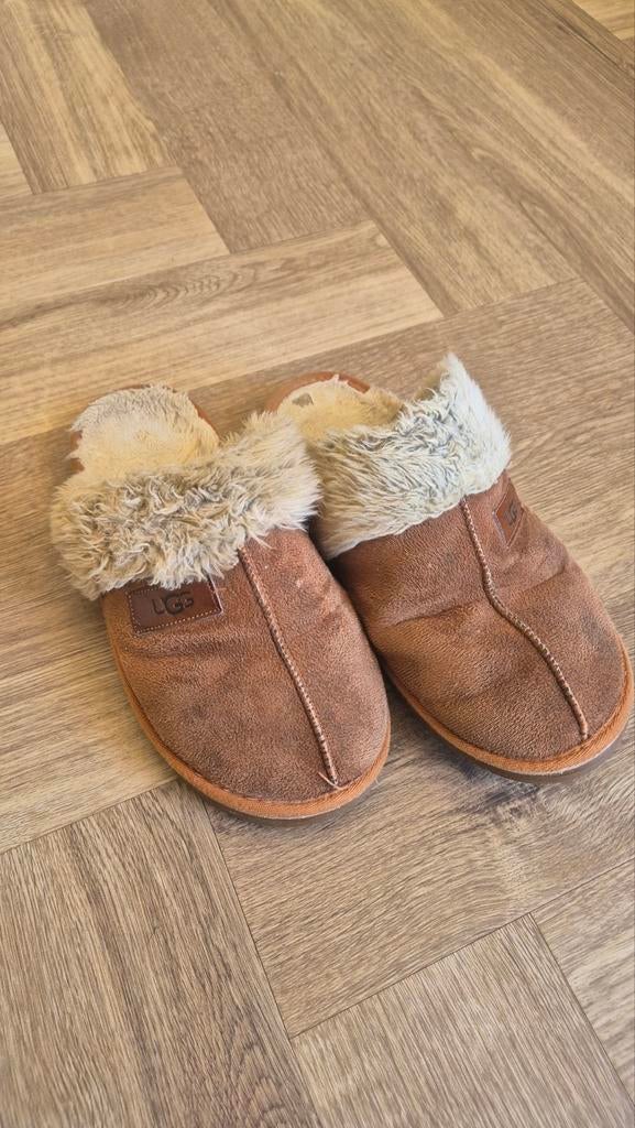 UGG Pantoffels Bruin - Maat 38, UGG, Bruin, Ophalen of Verzenden, Pantoffels of Sloffen