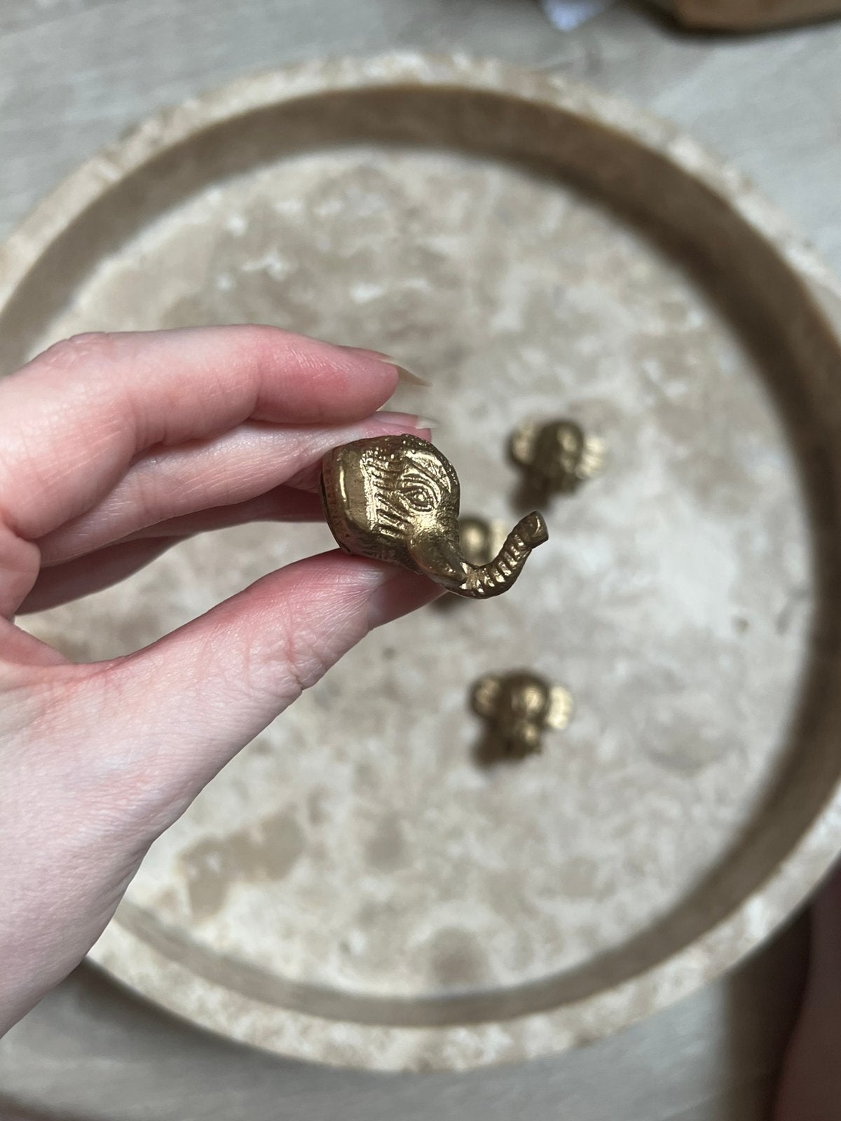 3 Doing Goods haakjes olifiant. Handgemaakt. Messing goud., Huis en Inrichting, Verzenden, Nieuw, Goud