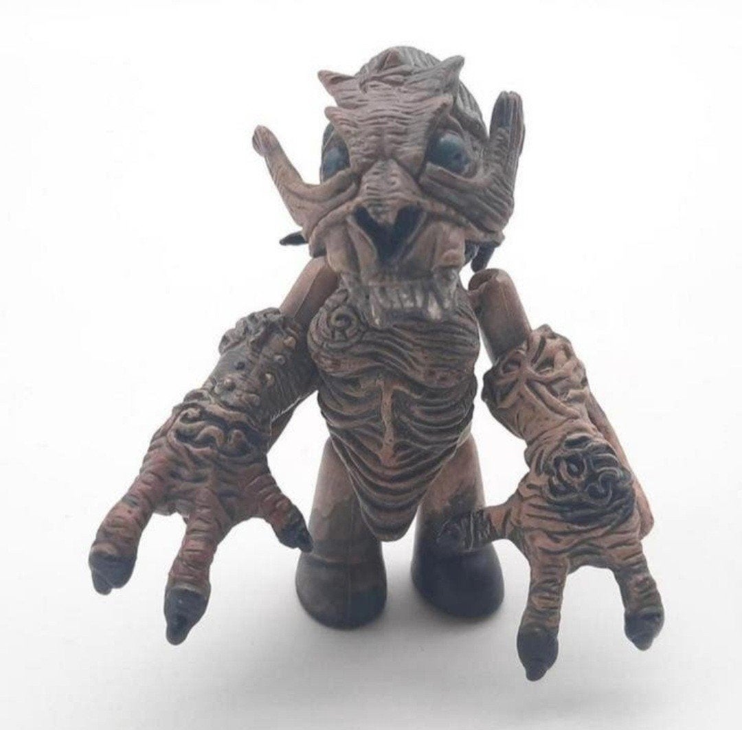 Hellboy Mezco figuur Sammael ca. 8cm hoog, Verzamelen, Poppetjes en Figuurtjes, Zo goed als nieuw, Ophalen of Verzenden