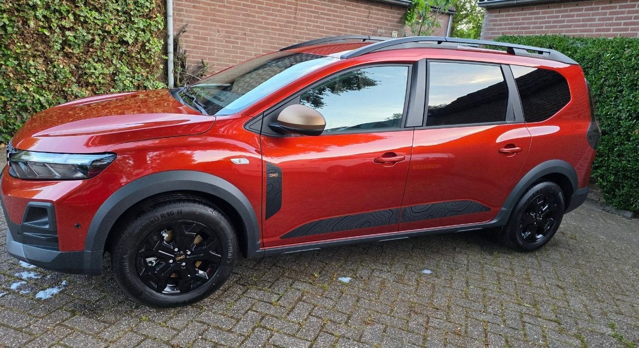 Dacia Jogger Hybrid 140pk 7p. bwj 10-2023, Auto's, Dacia, Particulier, Jogger, ABS, Achteruitrijcamera, Airbags, Airconditioning