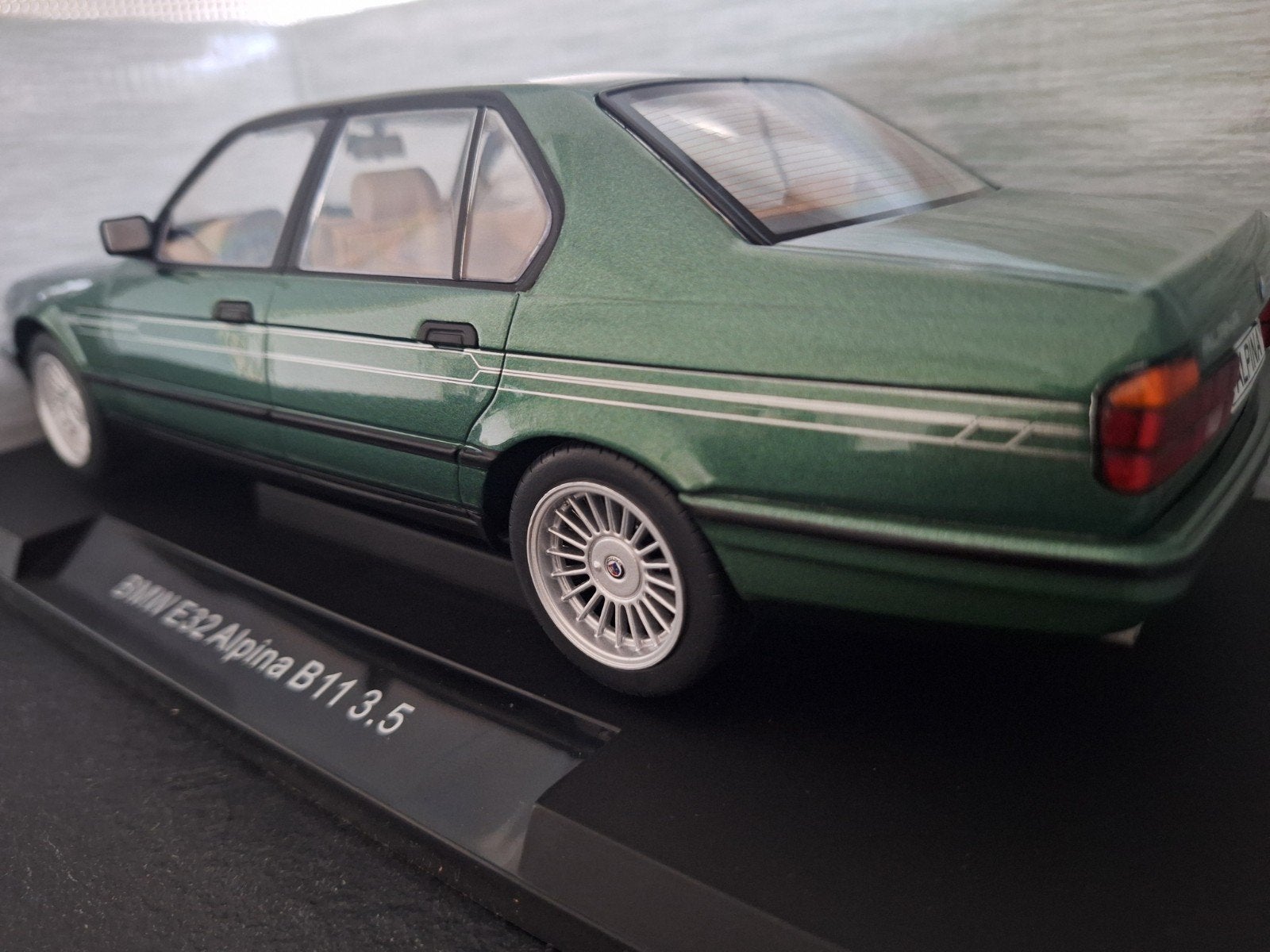 BMW Alpina B11 3.5 1992 Schaal 1:18 ,, Overige merken, MCG, Nieuw, Ophalen of Verzenden