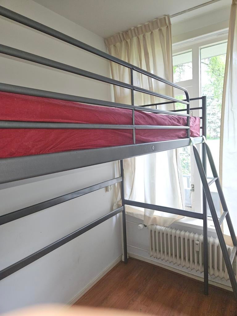 Metal bunk bed, Ophalen, Zo goed als nieuw, Eenpersoons, Hoogslaper