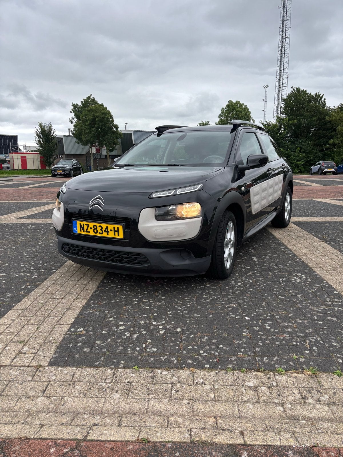 Citroën C4 Cactus Puretech 82pk 2015 Zwart, Auto's, Citroën, Voorwielaandrijving, 31 €/maand, 1199 cc, Zwart